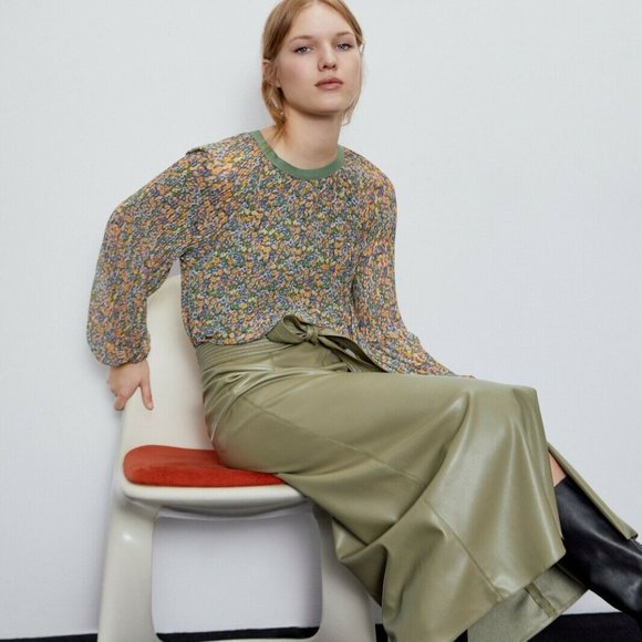 New Zara Floral Print Pleated Multicolor Blouse Size Small - Picture 3 of 11